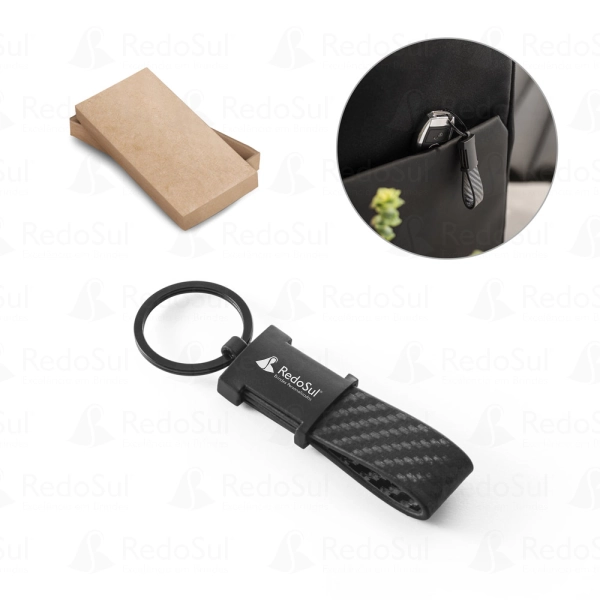 Chaveiro personalizado em couro sintético carbono e metal
